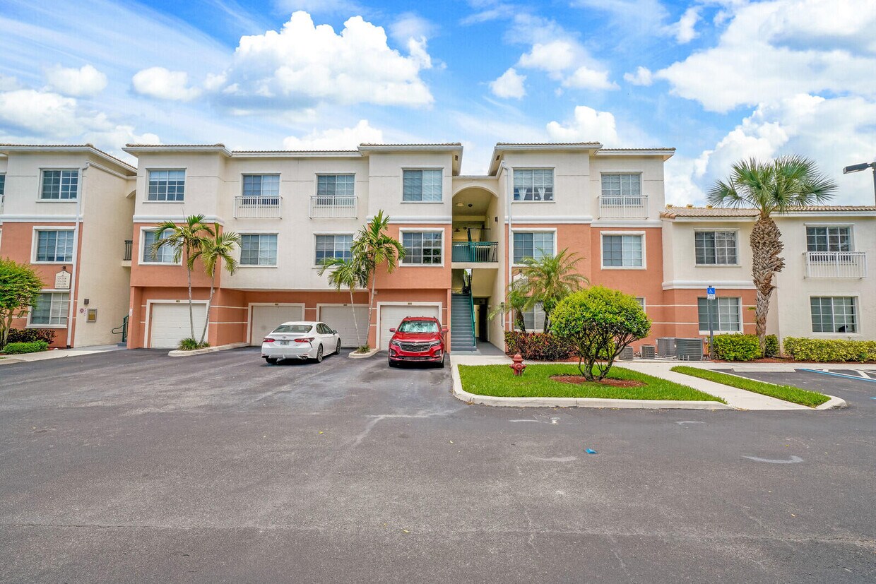 2310 Myrtlewood Cir E, Palm Beach Gardens, FL 33418 Condo for Rent in