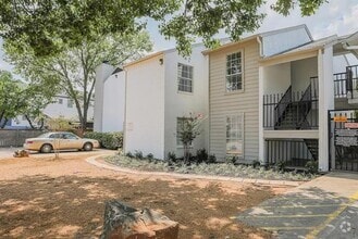 Building Photo - 4717 Columbia Ave