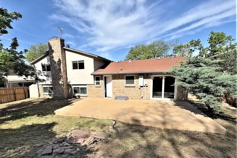 Primary Photo - 9540 Meade St