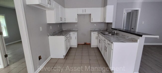 Building Photo - 6931 Brady Hill Dr