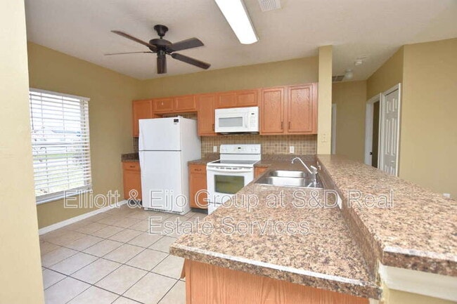 Building Photo - 982 Cumberland Dr