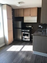 Building Photo - 356 Ritson Rd S