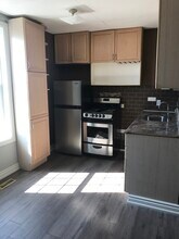 Building Photo - 356 Ritson Rd S