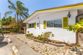 Building Photo - 1305 NE 2nd Ave