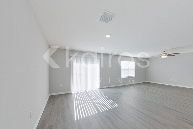 Foto del edificio - 8621 SW 43rd Ter