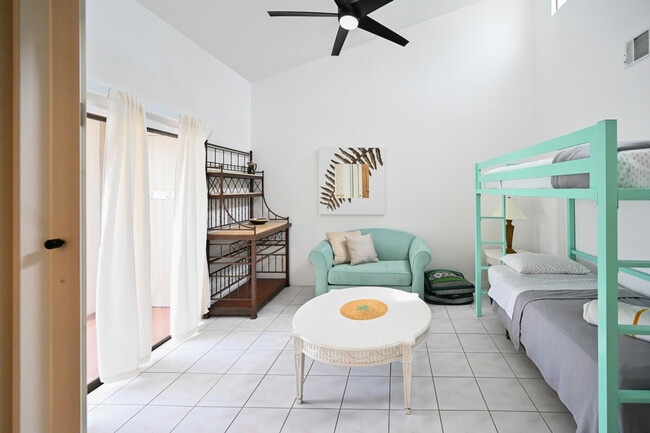 Building Photo - 301 Markley Ct