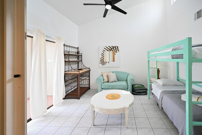 Building Photo - 301 Markley Ct