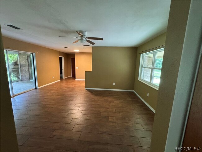 Foto del edificio - 722 Sherwood Ave
