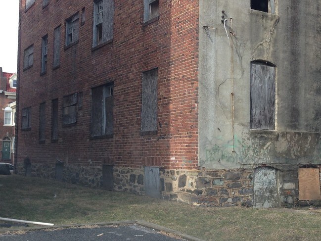 Foto del edificio - 2427 Callow Ave