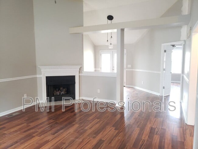 Building Photo - 3504 Randolph Ct