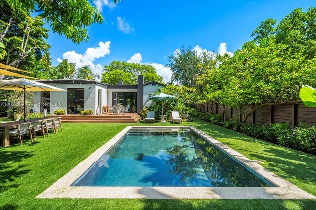 Foto del edificio - 190 NW 93rd St