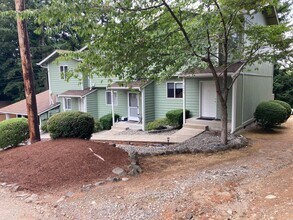 Building Photo - 2241 SE Moritz Way