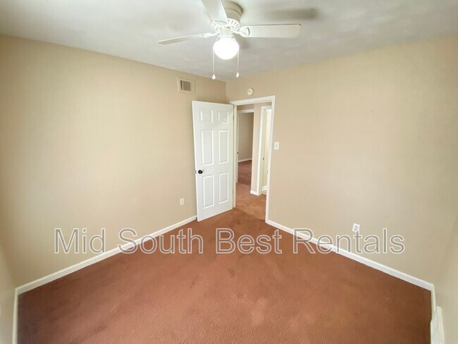 Building Photo - 4257 Gladstone St