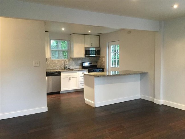 Building Photo - 1316 Bullens Ln