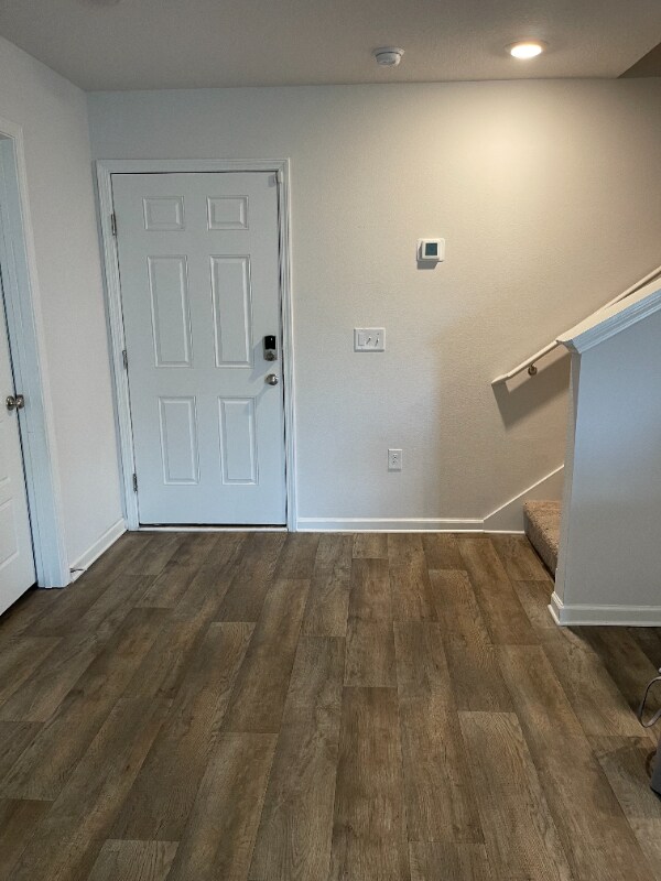 Building Photo - 7530 Oak Lake Blvd
