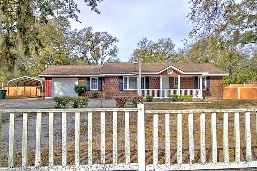 Foto principal - 607 S Main St