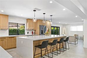 Foto del edificio - 8300 NW 166th St