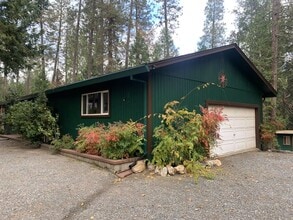 Building Photo - 3177 Brauer Rd