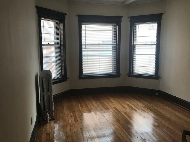 Foto del edificio - 1707 Ridge Ave