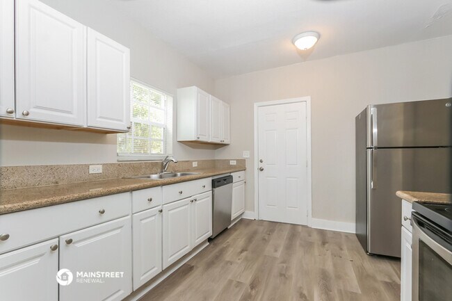 Building Photo - 503 Avenida Hermosa