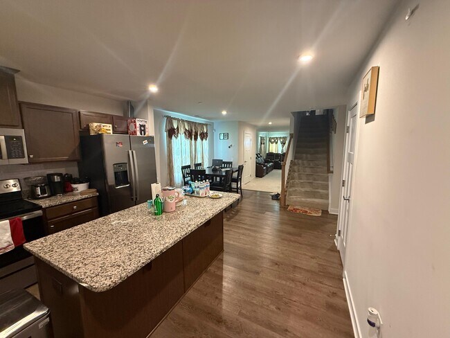 Foto del edificio - 5509 Addison Gate Dr