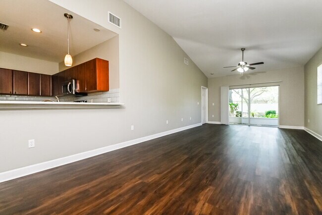 Foto del edificio - 311 28th St W