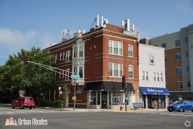 Building Photo - 3559 N Ashland Ave