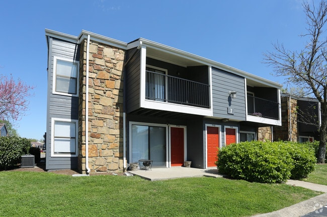 Building Photo - Raintree Apartments