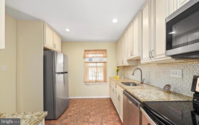 Foto del edificio - 2913 Wetherburn Ct