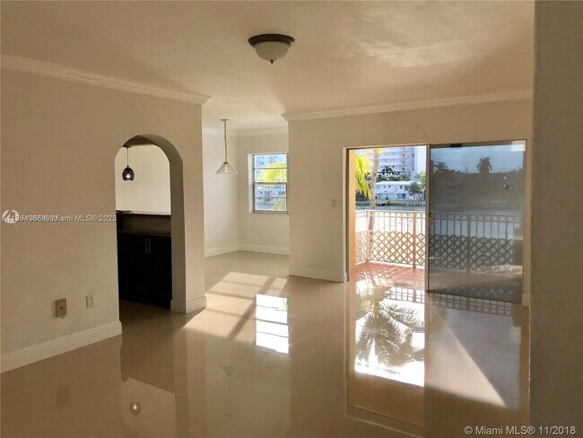 Foto del edificio - 7946 East Dr