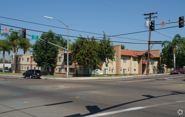 Building Photo - Plaza Verde Apartments