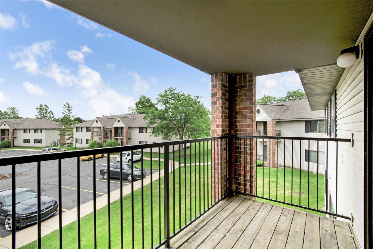 Westfield Club Apartments 7500 Chapel Hill Dr Lansing, MI