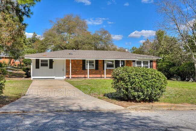 Building Photo - 2513 Parkway Dr