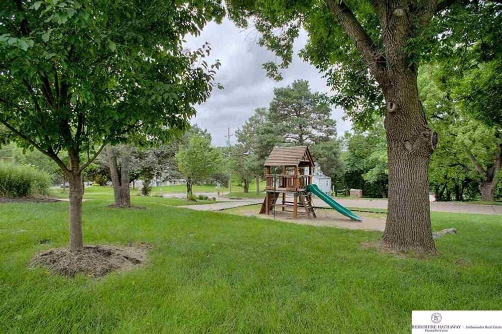 Primary Photo - 1901 Winnie Dr