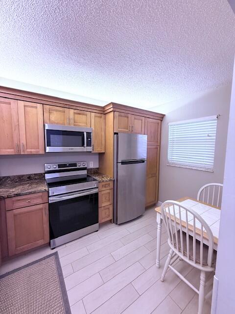 Building Photo - 2860 SW 22nd Ave
