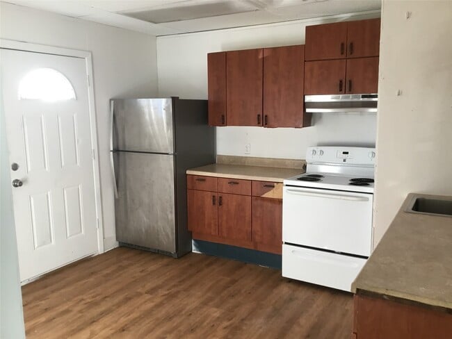 Building Photo - 1404 E Bayshore Dr