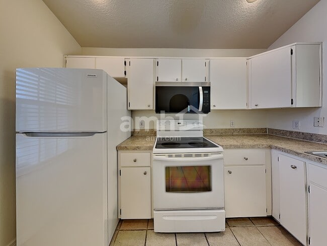 Foto del edificio - 256 Daniels Pointe Dr