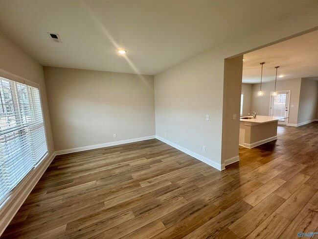 Foto del edificio - 16824 Demi Dr