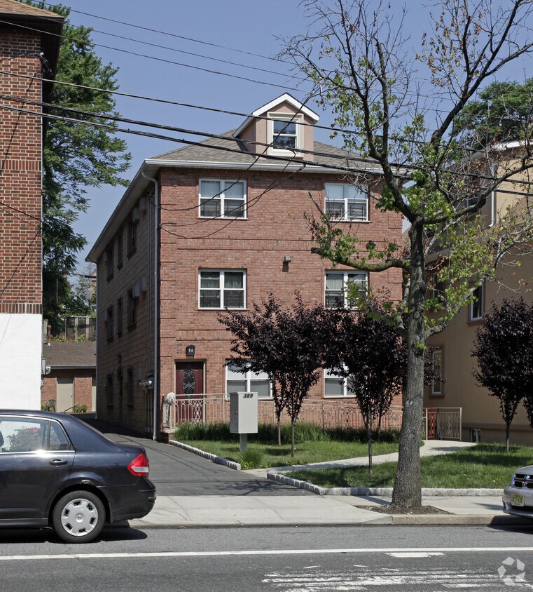 389 Victory Blvd, Staten Island, NY 10301 Apartments in Staten Island
