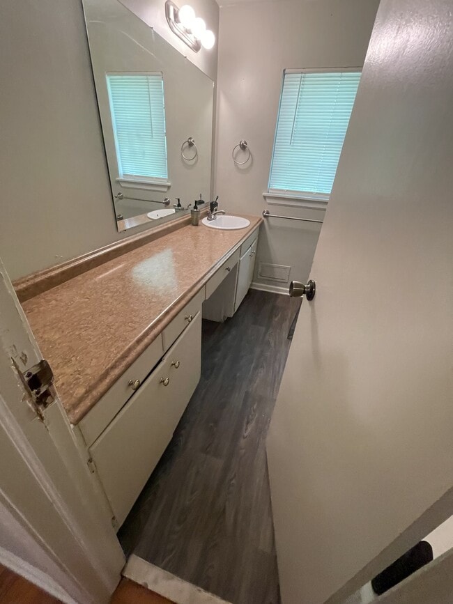 Building Photo - 7344 Wayne Ave