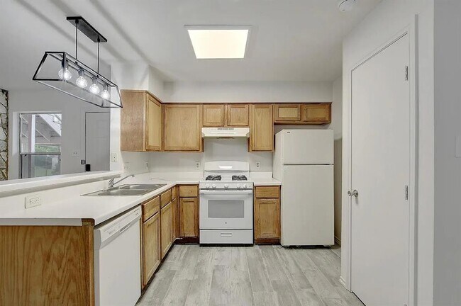 Foto del edificio - 809 Bracewood Cir