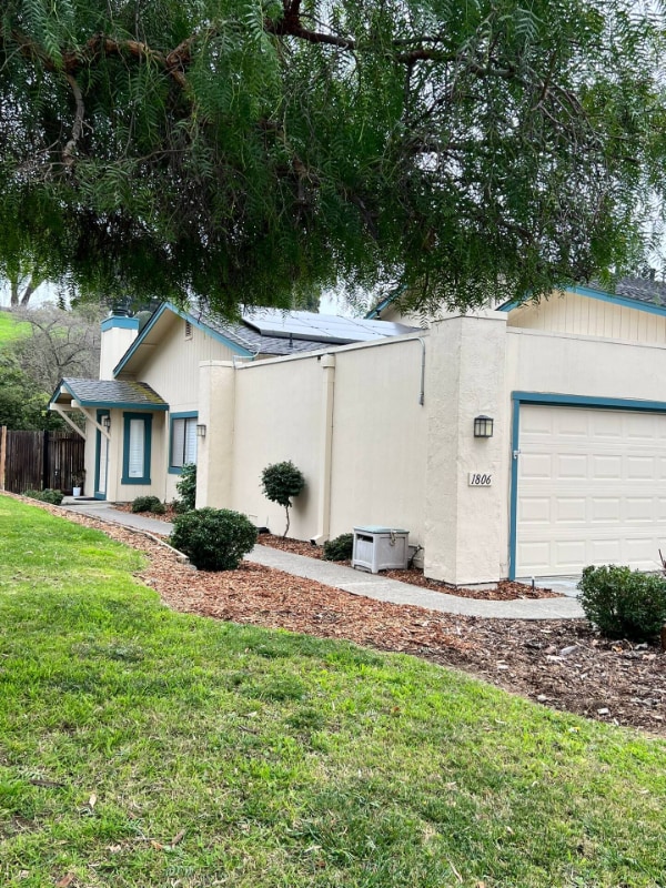Building Photo - 1806 London Dr