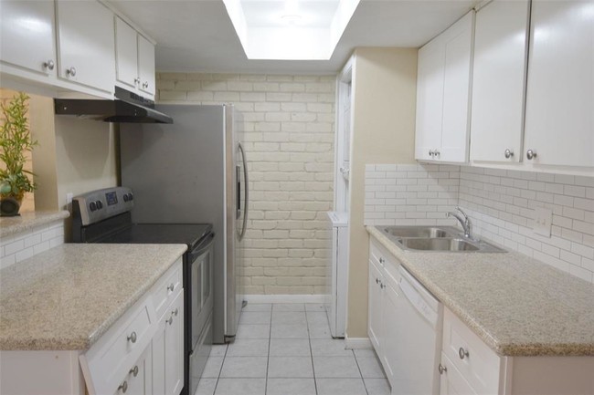 Foto del edificio - 7148 Jetty Ln