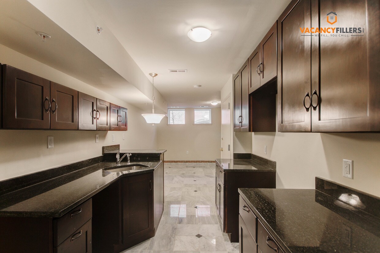 2024 N Calvert St Unit B, Baltimore, MD 21218 Room for Rent in