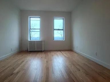 Building Photo - "Charming 1-Bedroom Haven on Cabrini Blvd – 600 Sq Ft of Cozy Comfort!"