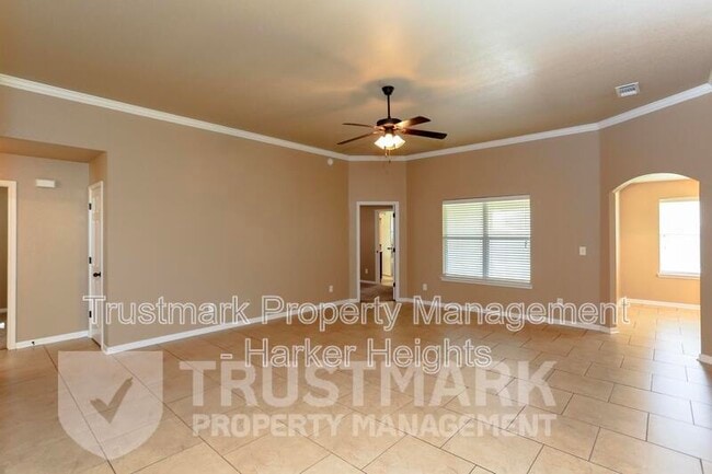 Building Photo - 200 W Little Dipper Dr