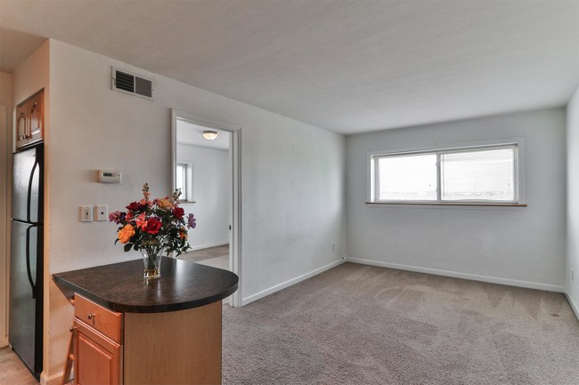 Building Photo - 3844 Park Ave