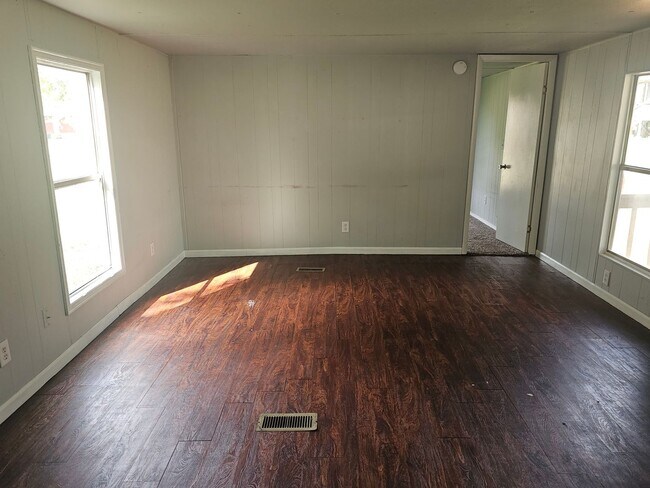 Foto del edificio - 2 Bed 1 Bath Mobile Home For Rent   50% off first month rent