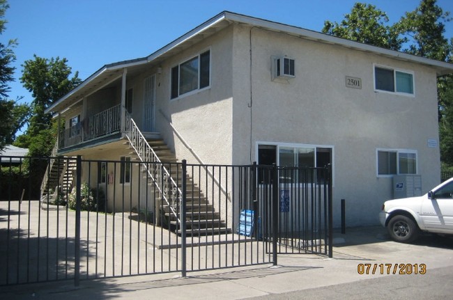 Primary Photo - Cottage Manor