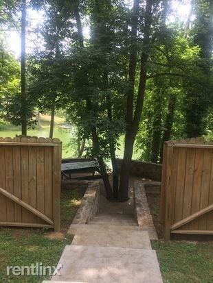 Building Photo - 4 br, 2 bath House - 2563 Roundhouse Road